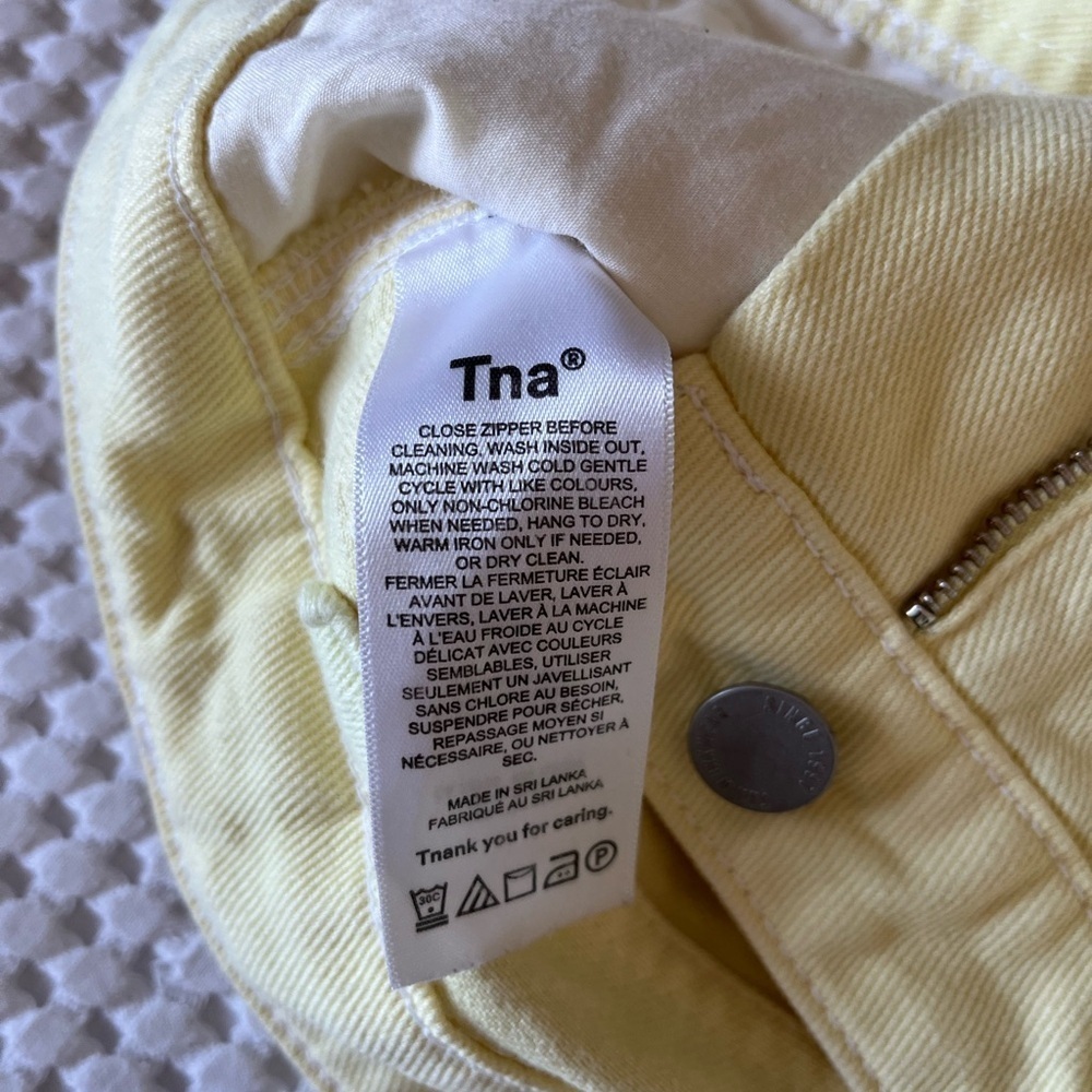 NWOT - TNA - Greenwich 7” Shorts - Yellow - 00 - Picture 8 of 9